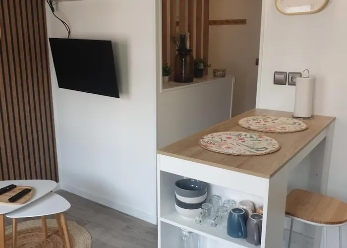 L'hirondelle アパート *