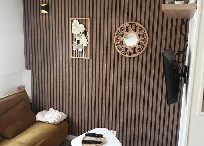 L'hirondelle アパート *